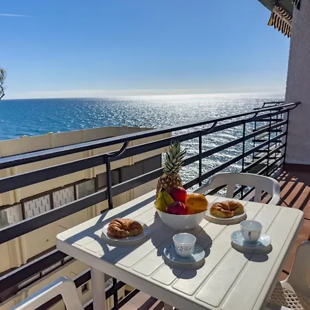 Apartamento Mediterráneo 6 9 Charming Beachfront 1bedroom With Stunning Sea Views