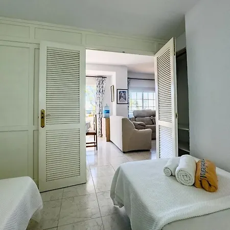 Mediterraneo 6 9 Charming Beachfront 1bedroom With Stunning Sea Views 公寓 *