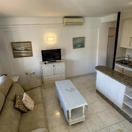 Mediterraneo 6 9 Charming Beachfront 1bedroom With Stunning Sea Views 公寓 马尔韦利亚