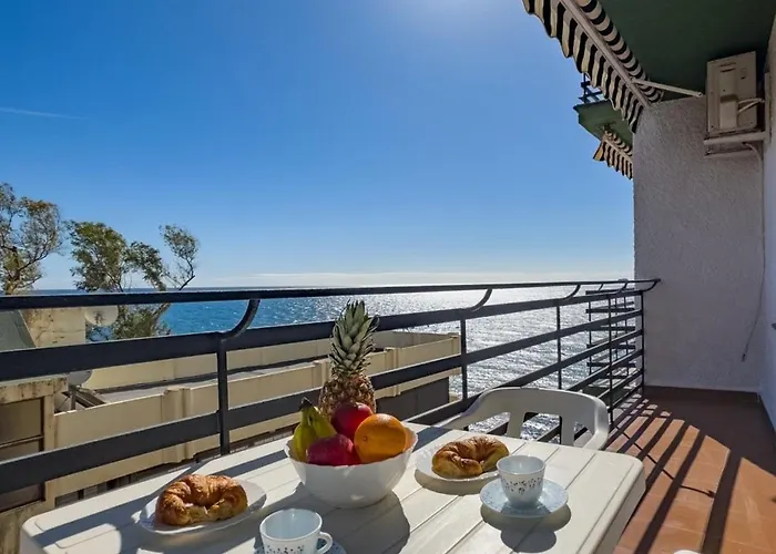 Lägenhet Mediterraneo 6 9 Charming Beachfront 1bedroom With Stunning Sea Views