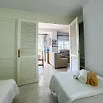 Mediterraneo 6 9 Charming Beachfront 1bedroom With Stunning Sea Views Διαμέρισμα *